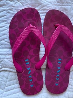 Coach Magenta Logo Flip Flop Sandals size 7